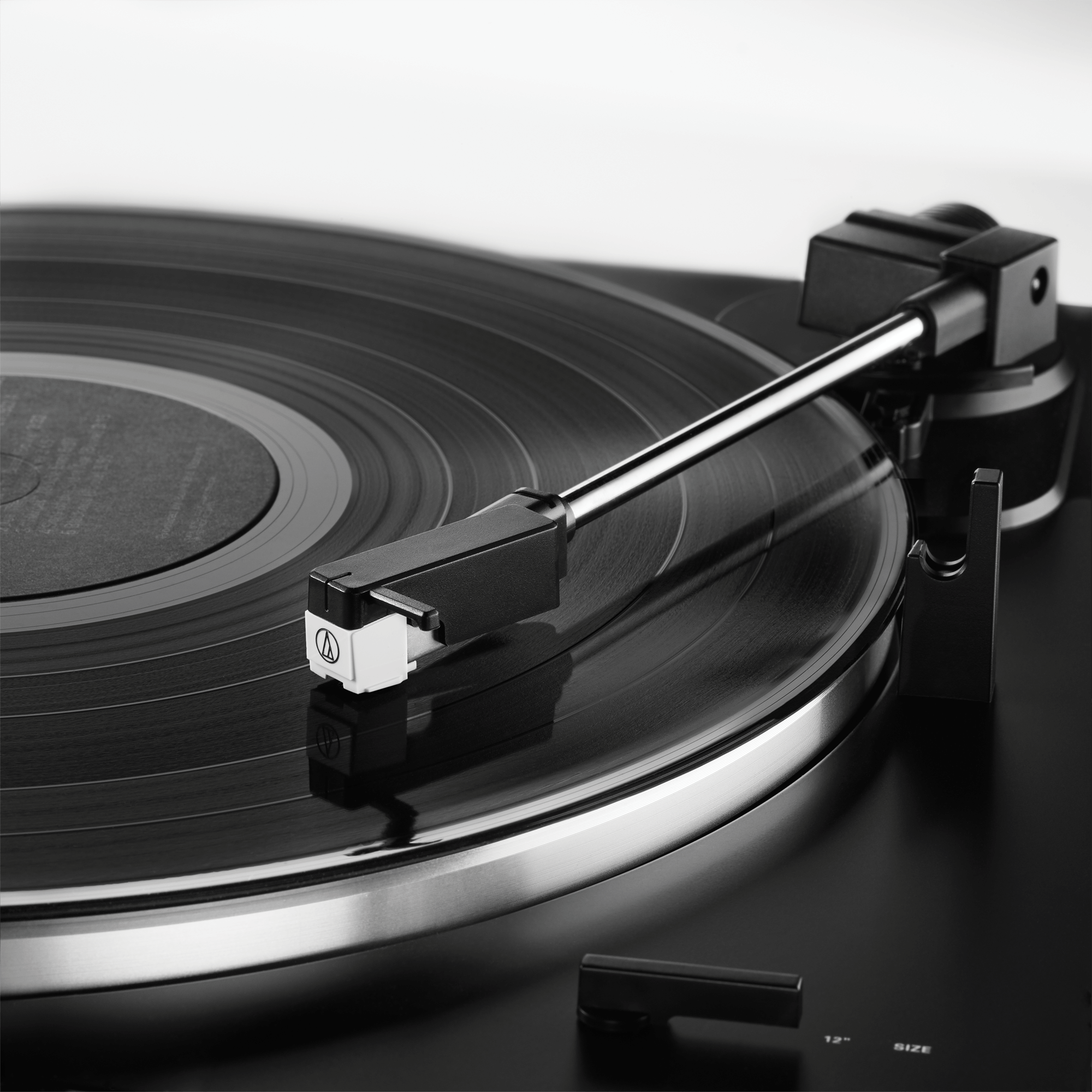 AT-LP60XUSBFully Automatic Belt-Drive Turntable (Analog & USB)