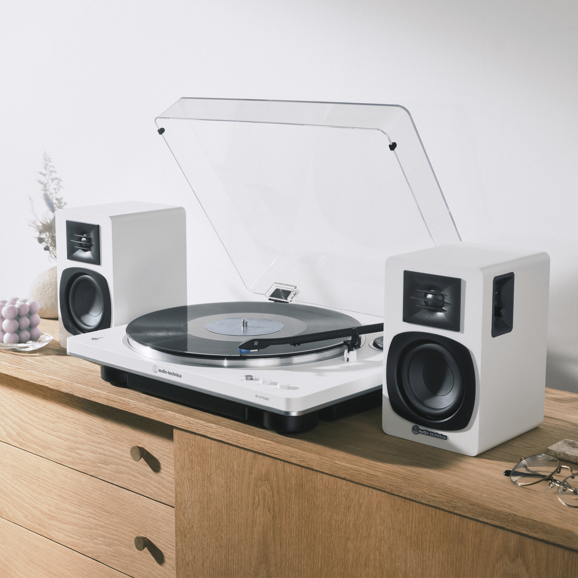 Audio-Technica AT-SP3XWH ( ホワイト) Powered Bookshelf Speakers | AT-SP3X | Audio-Technica